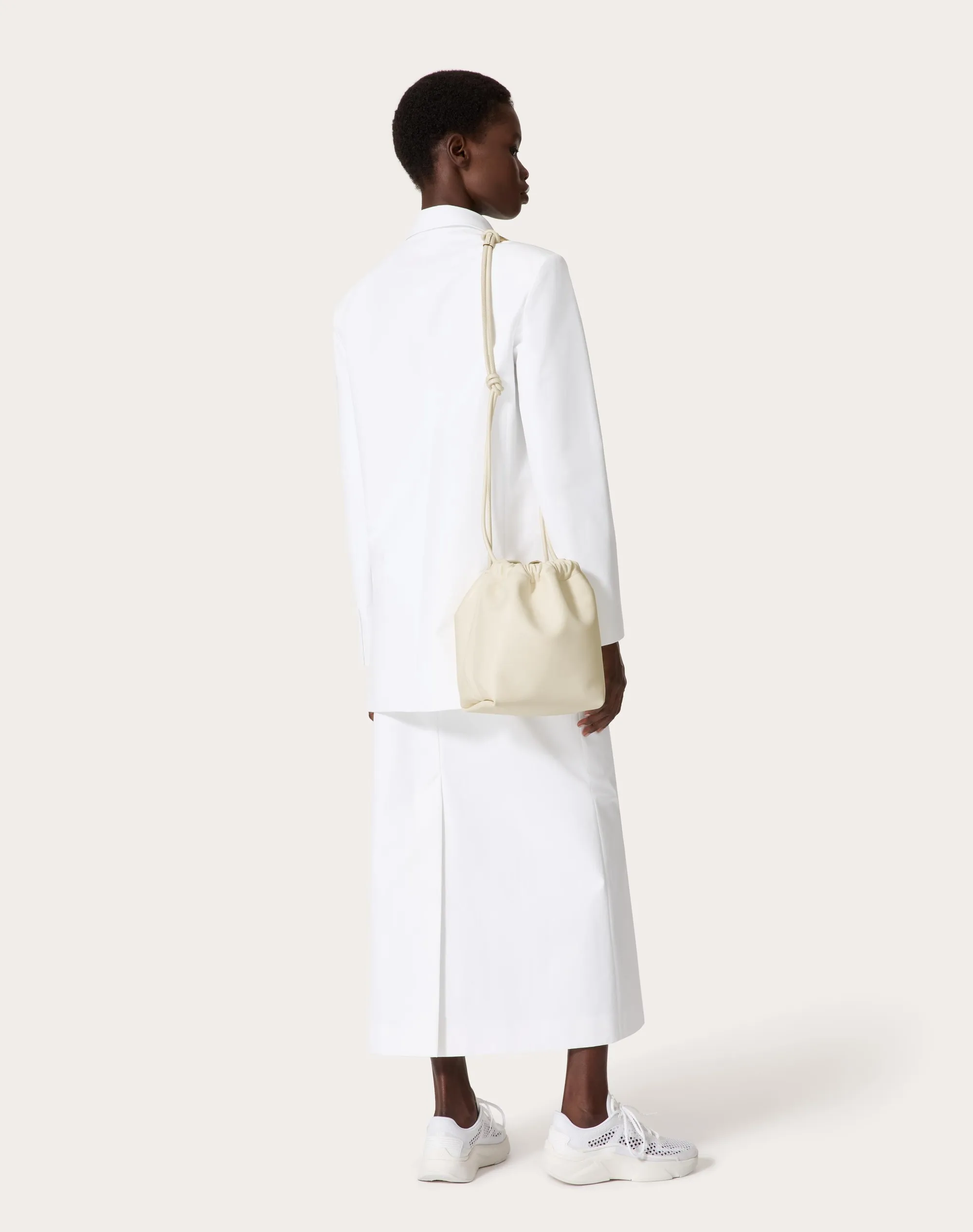 BORSA A SACCHETTO VLOGO POUF IN NAPPA