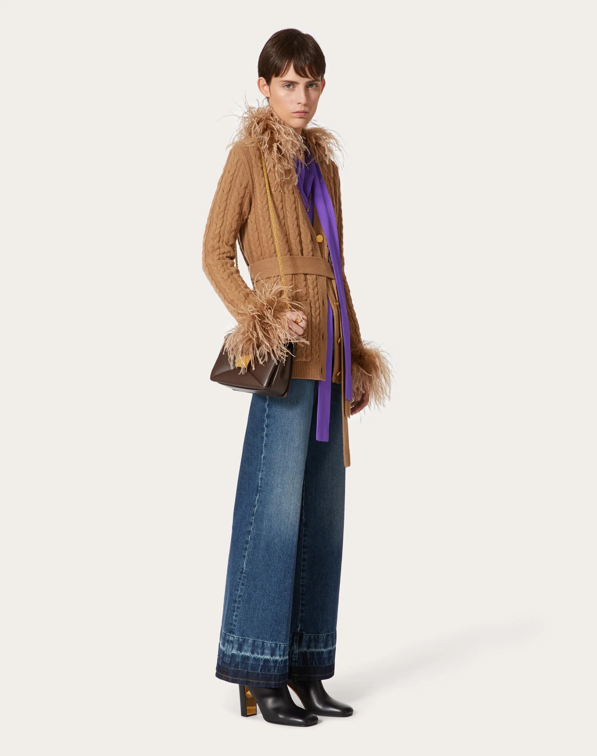 CARDIGAN IN LANA RICAMATO CON PIUME