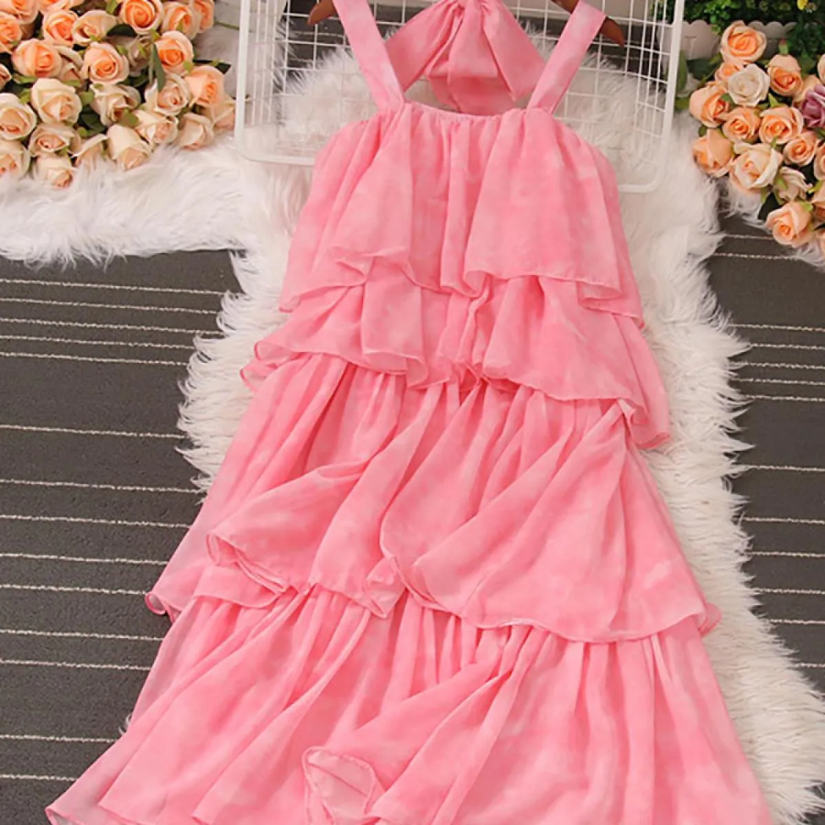 Donne estive Halter Ruffle Vestito con cinturino per spaghetti Vacanza al mare Lunghezza al ginocchio Abito femminile a strati U
