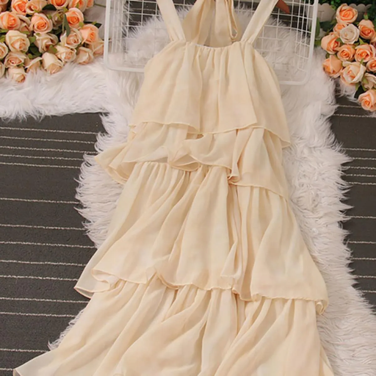 Donne estive Halter Ruffle Vestito con cinturino per spaghetti Vacanza al mare Lunghezza al ginocchio Abito femminile a strati U