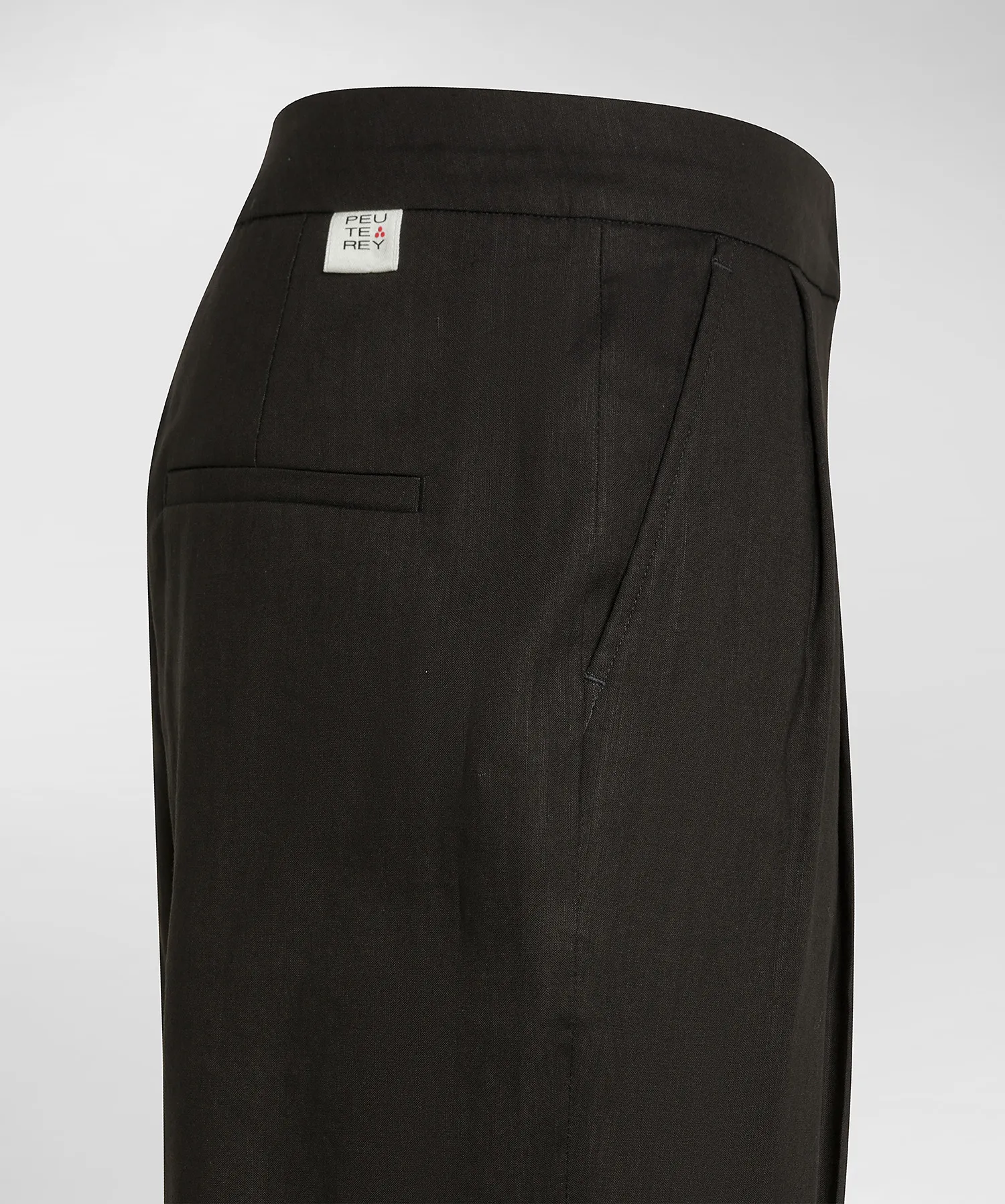 Pantaloni in morbido lino