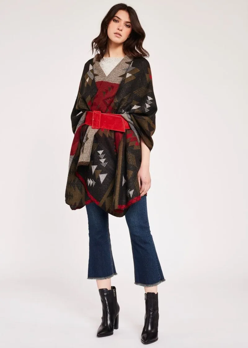 Poncho over fantasia
