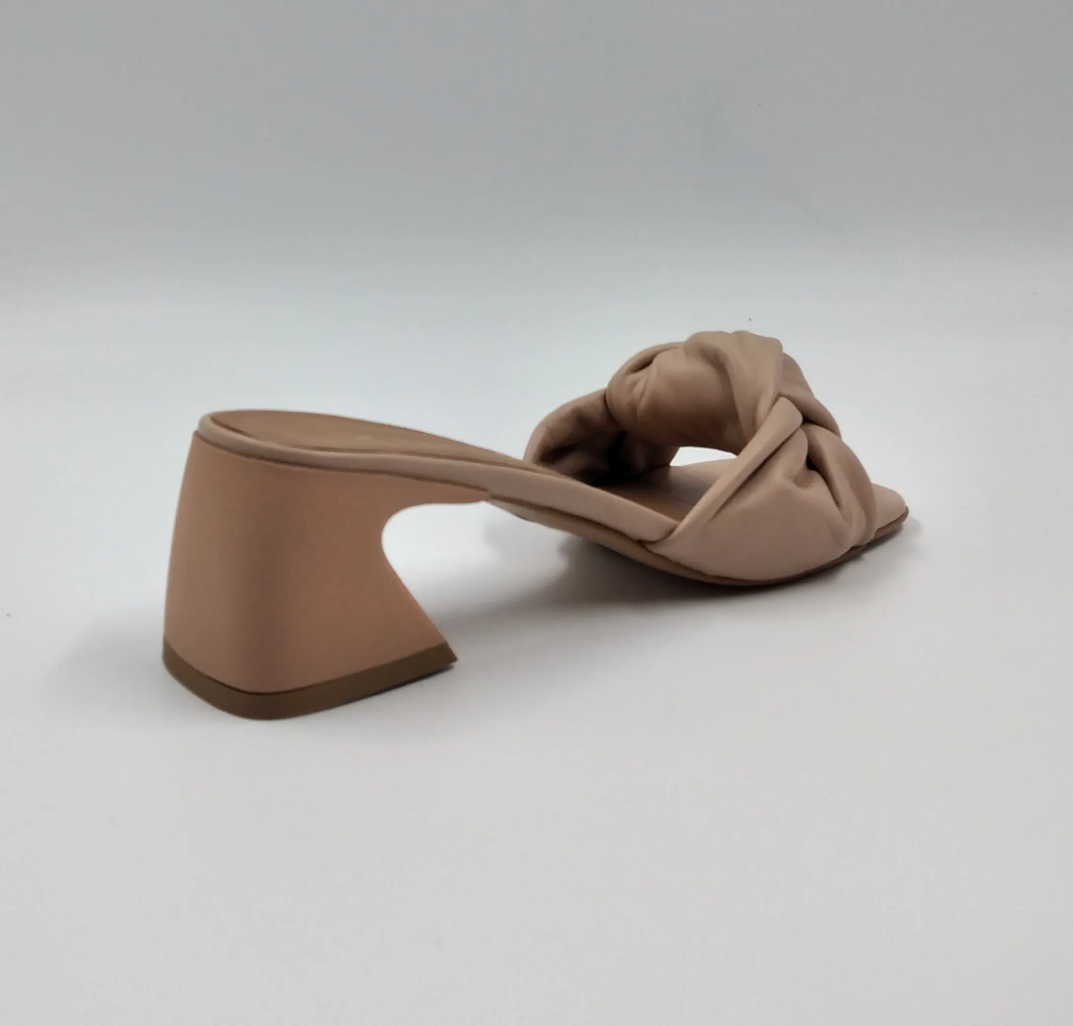SANDALI PELLE NUDE NODO