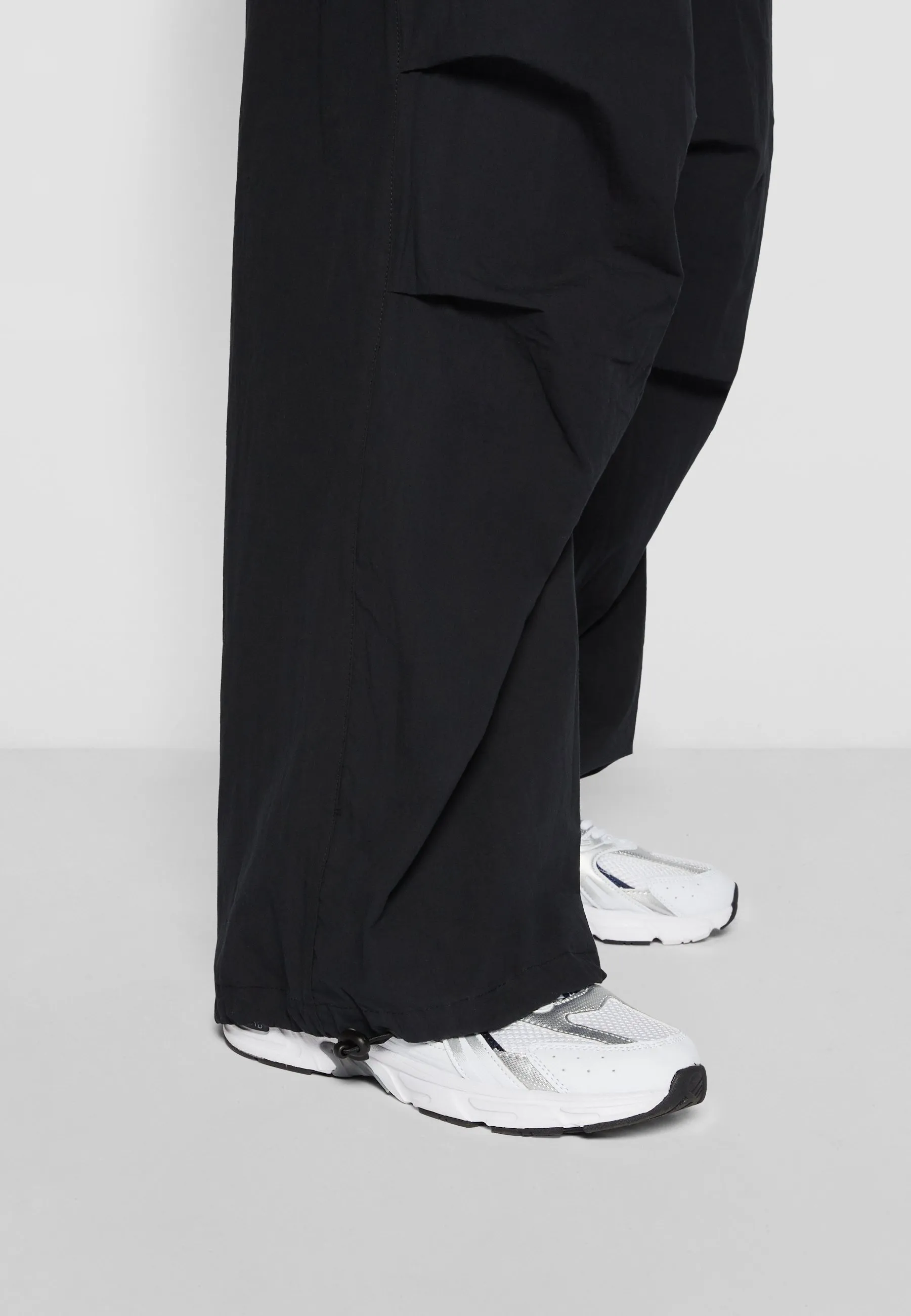 SMALL SIGNATURE PARACHUTE - Pantaloni