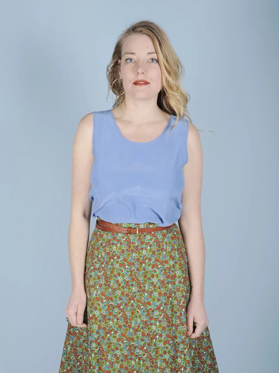 Top basic in pura seta azzurro cielo